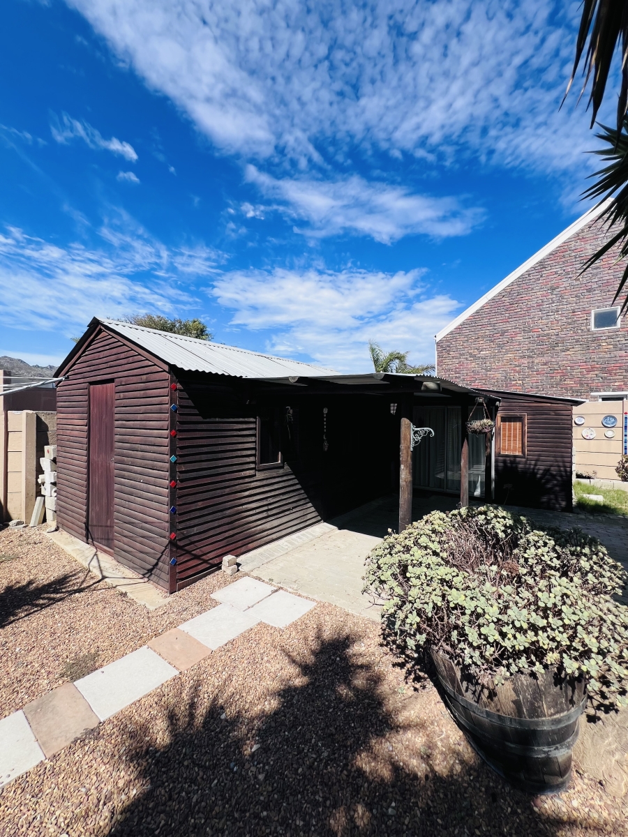 3 Bedroom Property for Sale in Pine Acres Western Cape